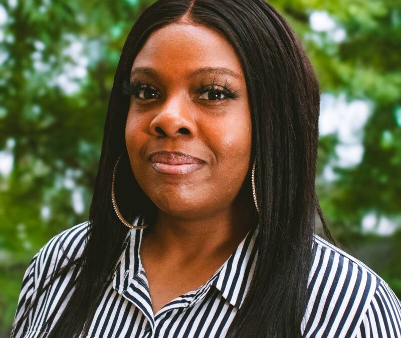 Shána Cole Headshot