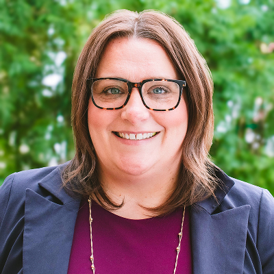 Liz Sarwar Headshot